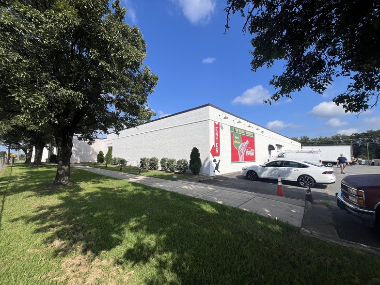 1109 E Ozark Ave, Gastonia, NC for lease - Building Photo - Image 1 of 14