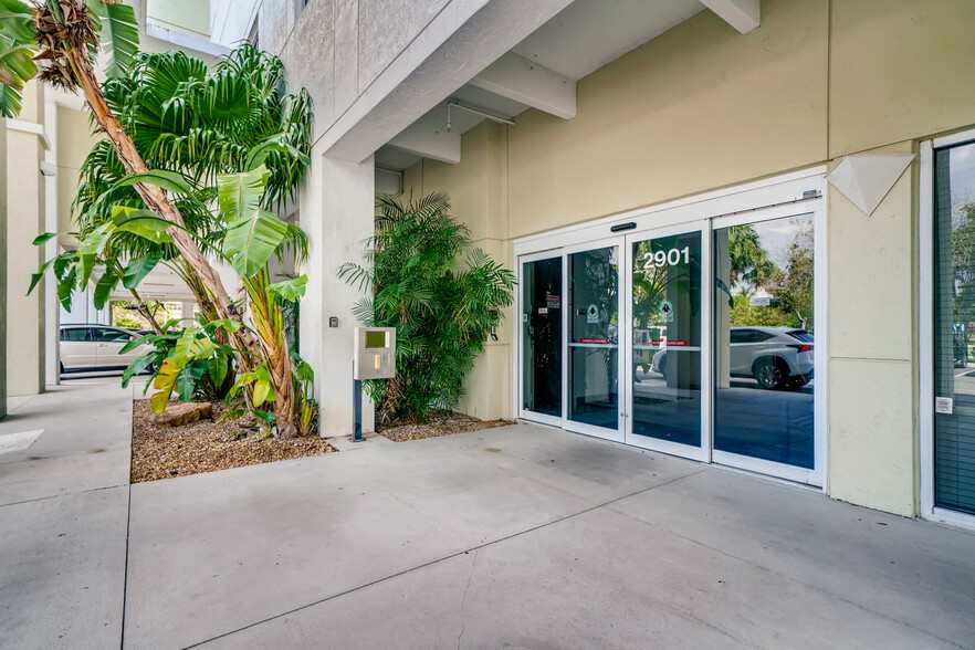 2901 Coral Hills Dr, Coral Springs, FL for lease - Building Photo - Image 2 of 13