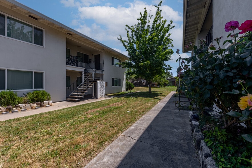 3326 Lerwick Rd, Sacramento, CA for sale - Primary Photo - Image 1 of 22