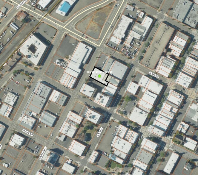 635 SE Stephens St, Roseburg, OR for lease - Aerial - Image 2 of 2