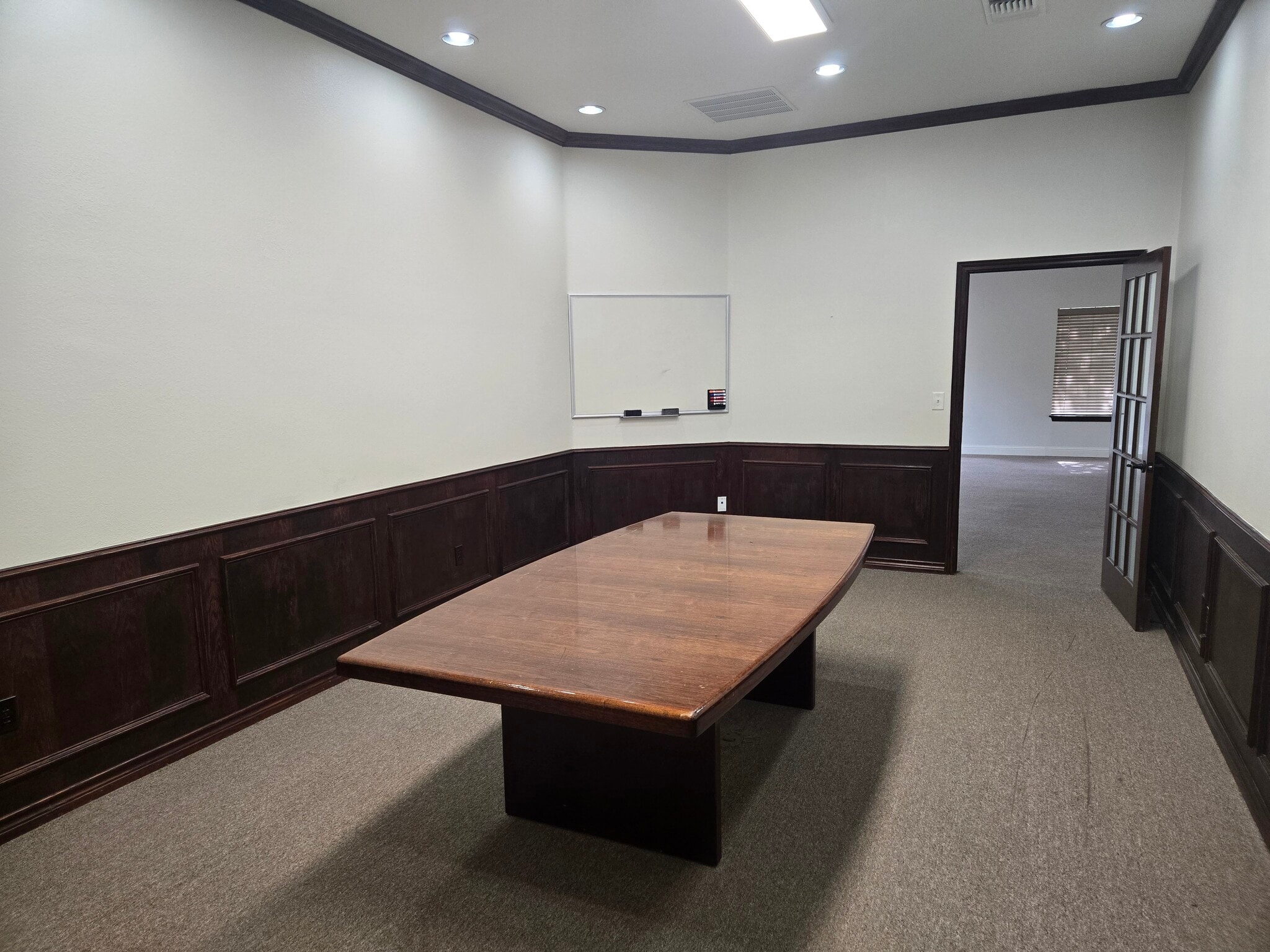 9289 Huntington Sq, North Richland Hills, TX for lease Building Photo- Image 1 of 3