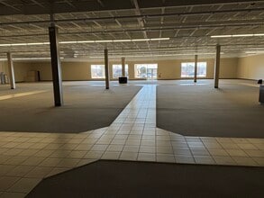 1569 N Aspen St, Lincolnton, NC for lease Interior Photo- Image 2 of 5