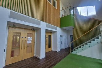 Jays Clos, Basingstoke for lease Interior Photo- Image 2 of 4