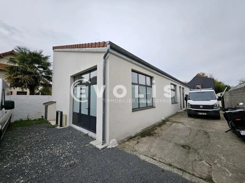 Office in Villejuif for lease - Building Photo - Image 1 of 8