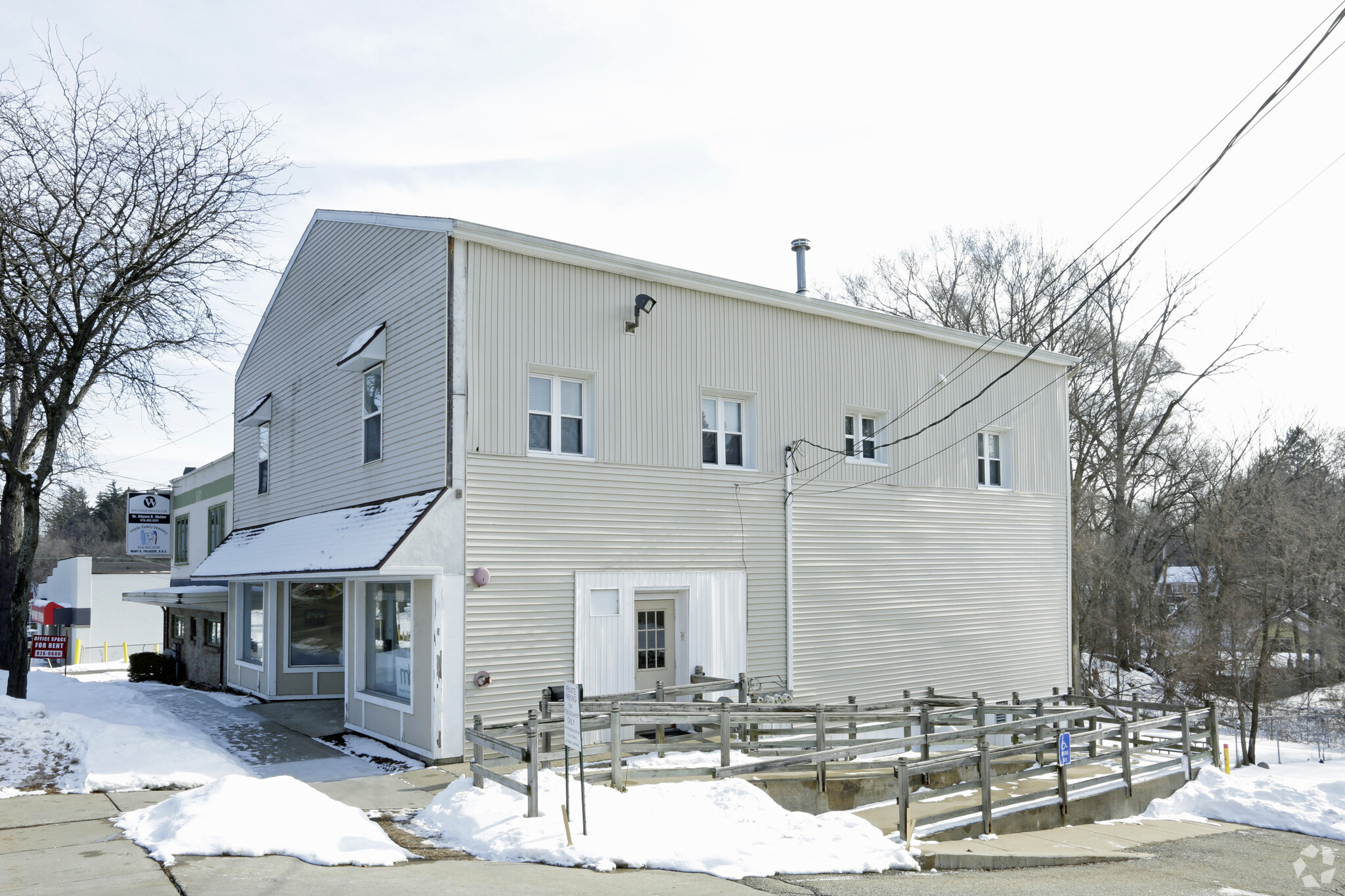 1638 Leonard St NW, Grand Rapids, MI for sale Primary Photo- Image 1 of 1