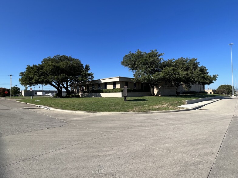 925 111th St, Arlington, TX for sale - Building Photo - Image 1 of 1