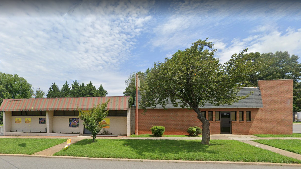 258 Oakley Ave, Lynchburg, VA for lease - Building Photo - Image 2 of 3