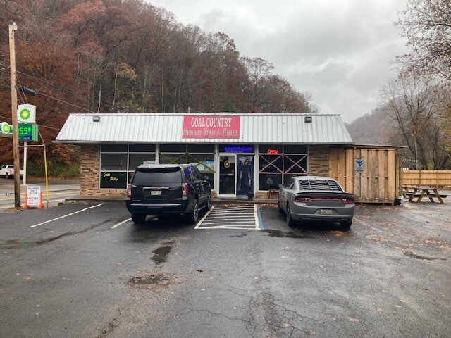 415 Guyandotte Ave, Mullens, WV for sale Primary Photo- Image 1 of 1