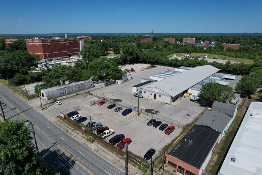 2220 S 7th St, Louisville, KY for lease - Building Photo - Image 3 of 4