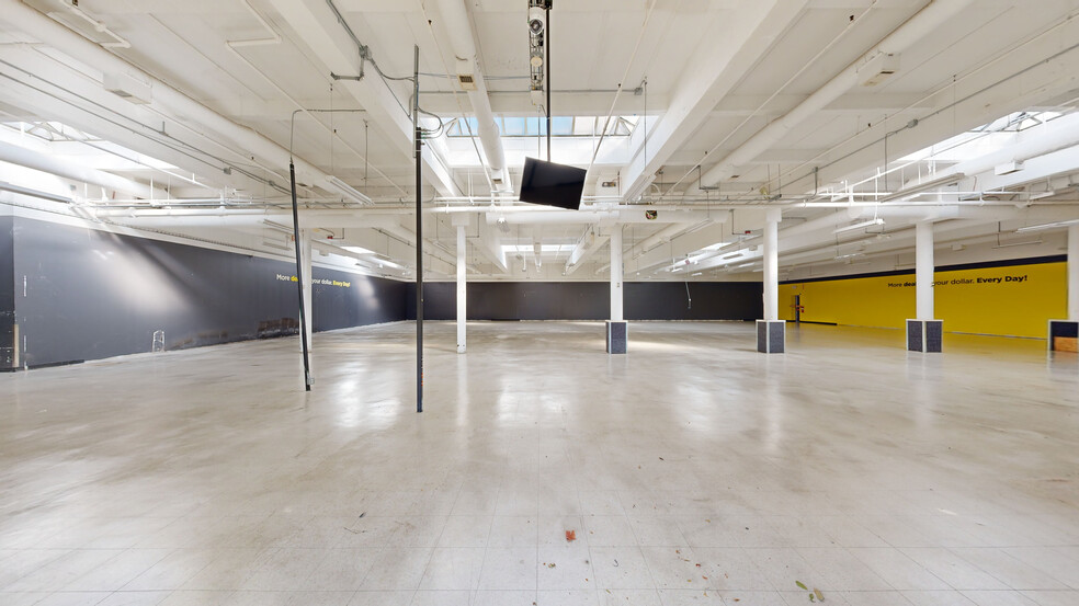 Retail Center with Former Dollar General portfolio of 2 properties for sale on LoopNet.com - Matterport 3D Scan - Image 3 of 19