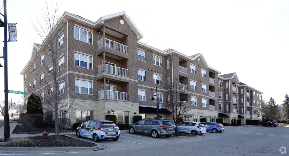 15-85 N Woodbury St, South Elgin, IL for lease - Building Photo - Image 2 of 30