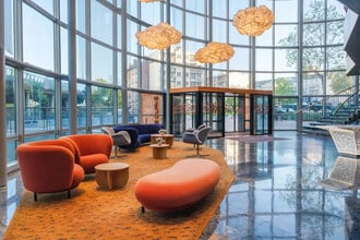 48-50 Avenue Du Général De Gaulle, Puteaux for lease Interior Photo- Image 1 of 8