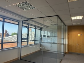 4 Beaconsfield Rd, St Albans for lease Interior Photo- Image 2 of 3