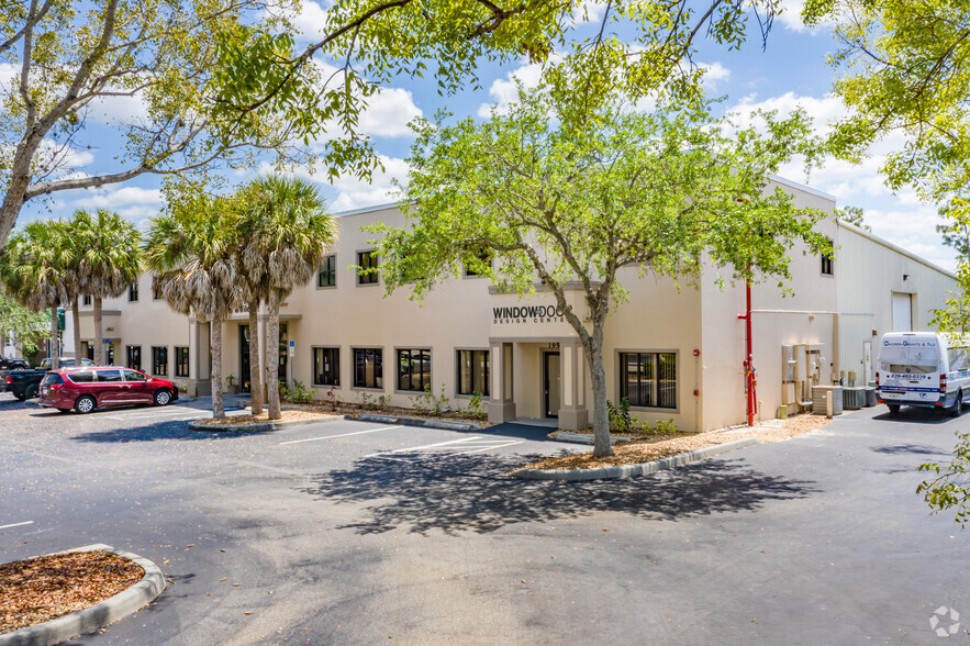 1956-1960 Trade Center Way, Naples, FL for lease - Primary Photo - Image 1 of 4