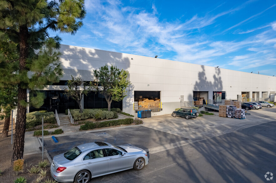 9041 Dice Rd, Santa Fe Springs, CA for lease - Building Photo - Image 2 of 6