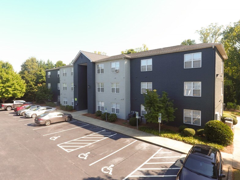 1308 Fleming Rd, Greensboro, NC 27410