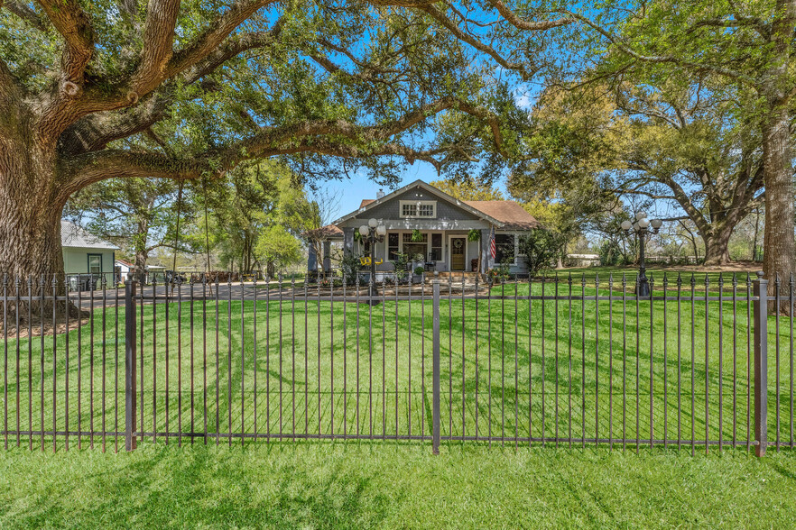 15729 FM 1774, Plantersville, TX for sale - Primary Photo - Image 1 of 1