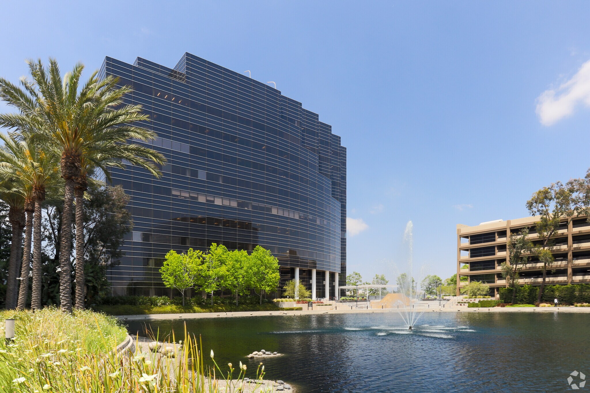 3 Hutton Centre Dr, Santa Ana, CA 92707 3 Hutton Centre