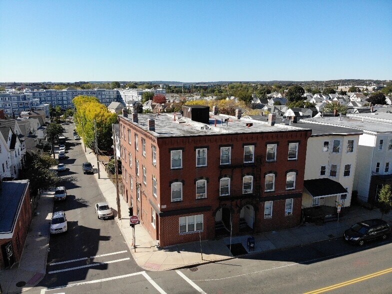 242 Main St, Everett, MA for sale - Primary Photo - Image 1 of 1