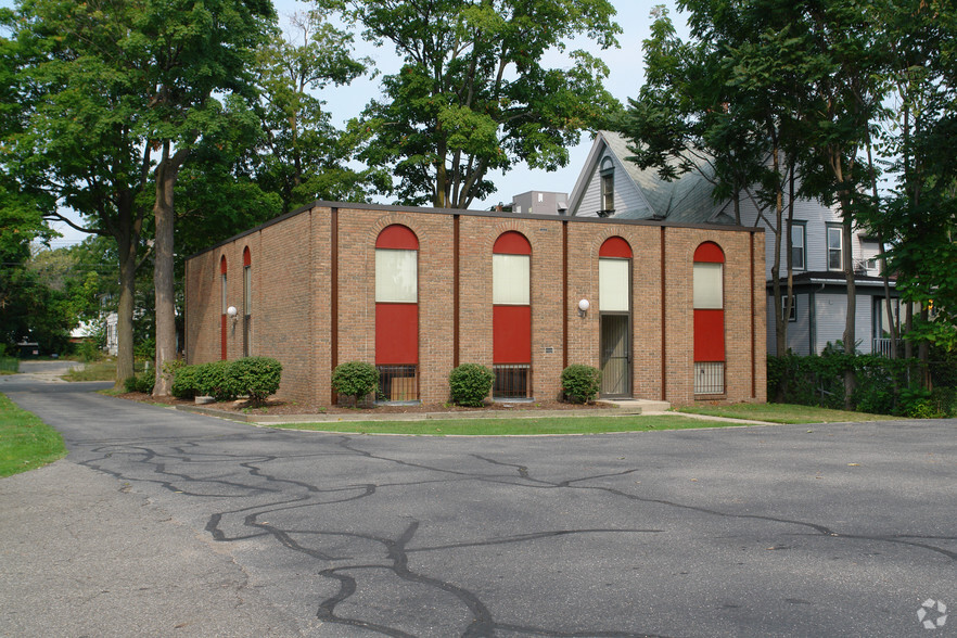 820 N Capitol Ave, Lansing, MI for sale - Building Photo - Image 1 of 1