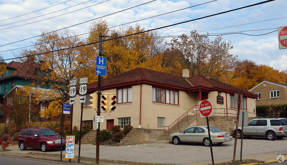 526 Perry Hwy, Pittsburgh, PA for sale - Primary Photo - Image 1 of 2