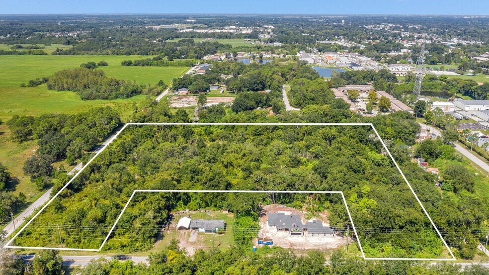 Old Hickory Tree, Saint Cloud, FL for sale - Primary Photo - Image 1 of 3