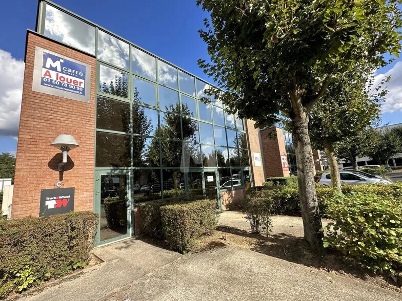 Office in Évry-Courcouronnes for lease - Building Photo - Image 1 of 11