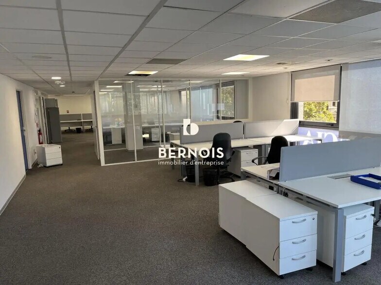 Office in Toulon for lease - Interior Photo - Image 2 of 10