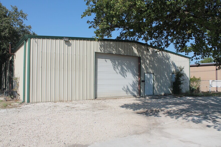 2209 E Main St, Gatesville, TX for sale - Building Photo - Image 2 of 6
