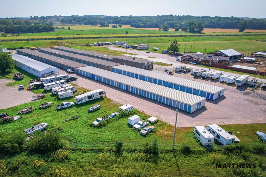 4405 Dakota Ave, South Sioux City, NE for sale - Building Photo - Image 2 of 4