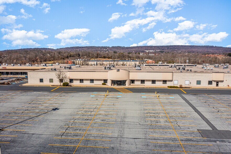 200 Newberry Commons, Etters, PA 17319 Rite Aid Ops Center