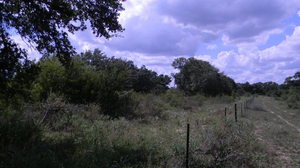 CB4190 Oak Island Dr, San Antonio, TX for sale - Primary Photo - Image 1 of 1