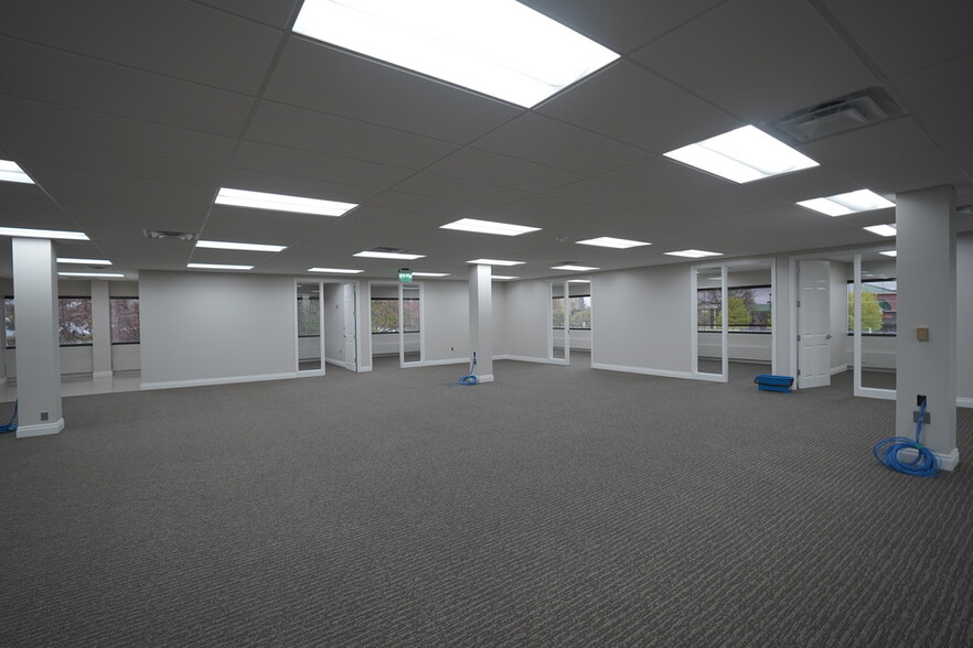 5600 New King Dr, Troy, MI for lease - Interior Photo - Image 3 of 4