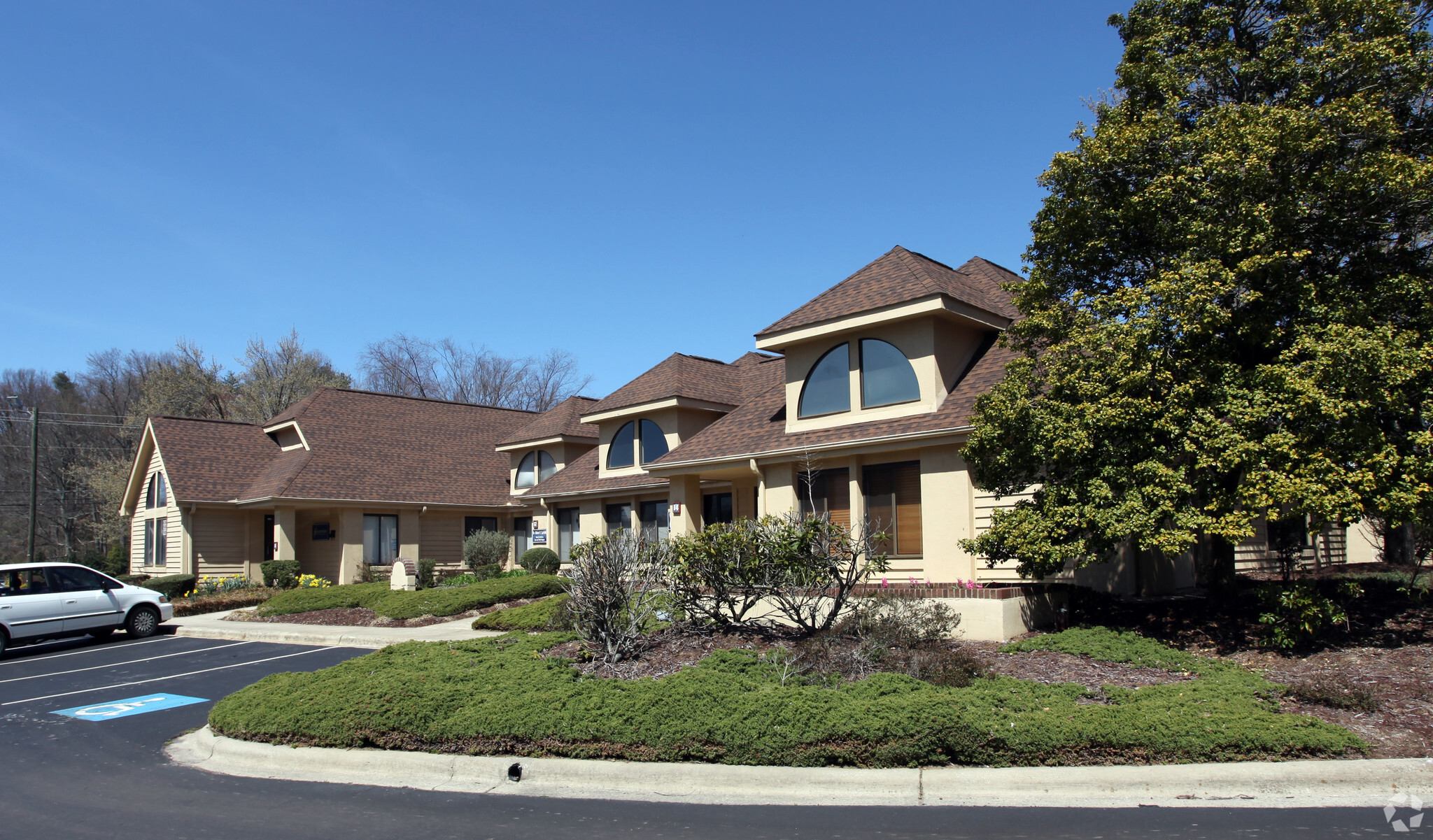 1998 Hendersonville Rd, Asheville, NC for sale Primary Photo- Image 1 of 1