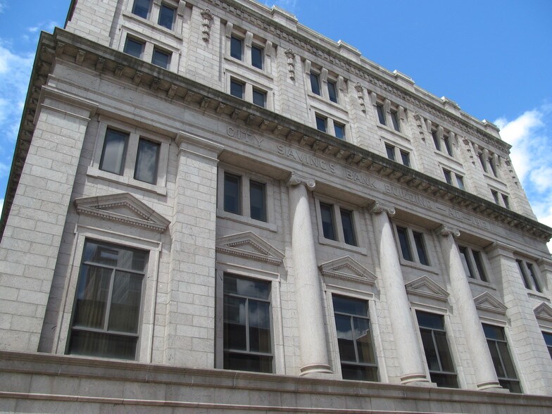 948 Main St, Bridgeport, CT for sale - Building Photo - Image 1 of 1