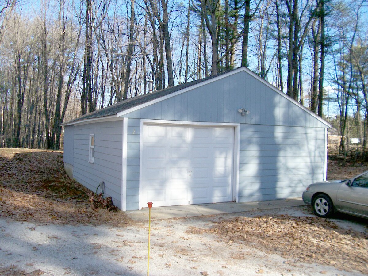 Scobie Pond Rd, Derry, NH 03038