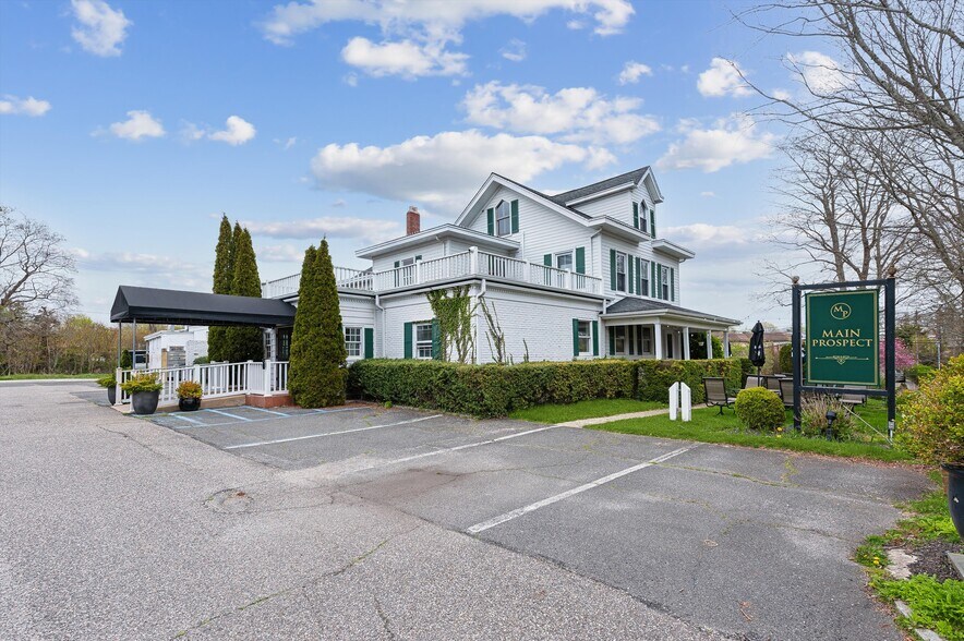 15 Prospect St, Southampton, NY for lease - Primary Photo - Image 1 of 29