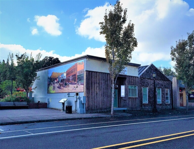 110 E Historic Columbia River Hwy, Troutdale, OR for lease - Building Photo - Image 1 of 10