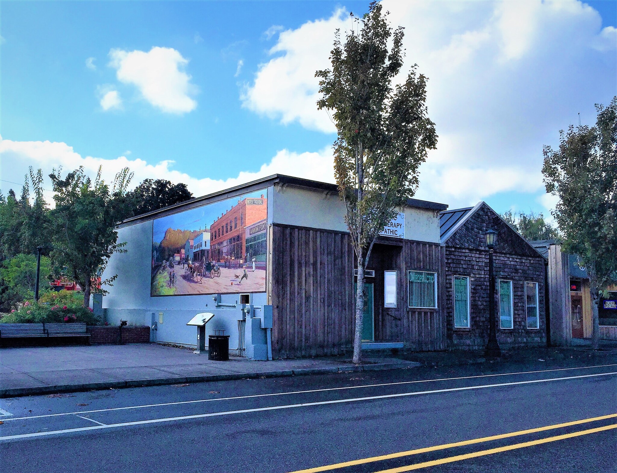 110 E Historic Columbia River Hwy, Troutdale, OR for lease Building Photo- Image 1 of 11