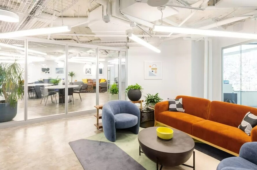 3100 Clarendon Blvd, Arlington, VA for lease - Interior Photo - Image 2 of 9