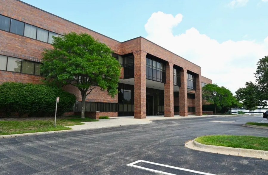 24800 Denso Dr, Southfield, MI for lease - Building Photo - Image 1 of 4