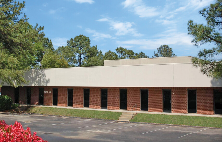 2606 Corporate Ave, Memphis, TN for lease - Building Photo - Image 1 of 4