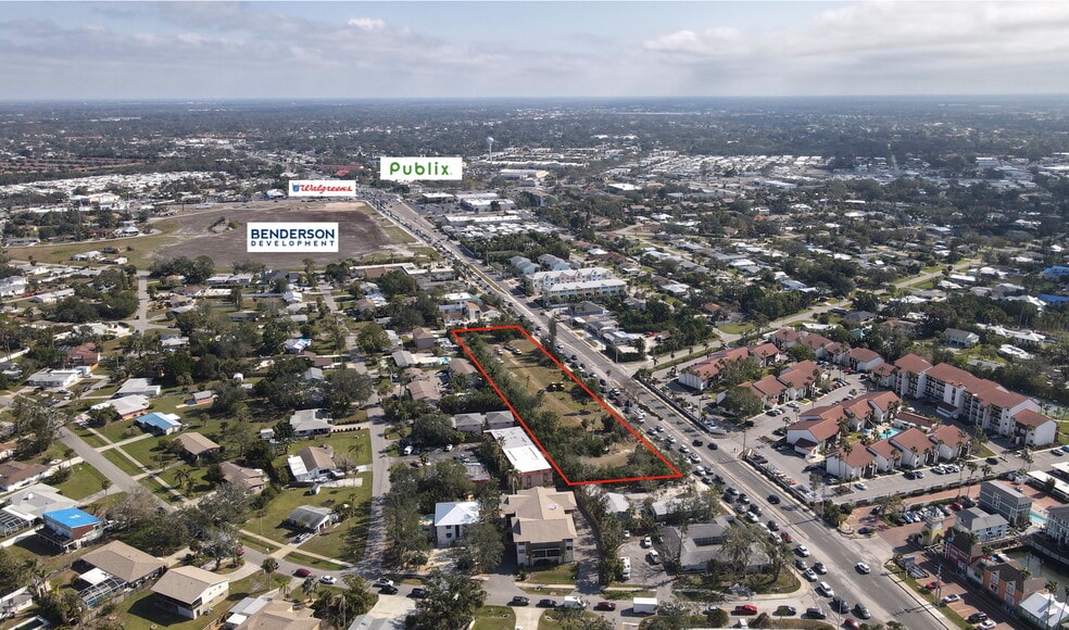 1631 Stickney Point Rd, Sarasota, FL for sale - Building Photo - Image 2 of 4