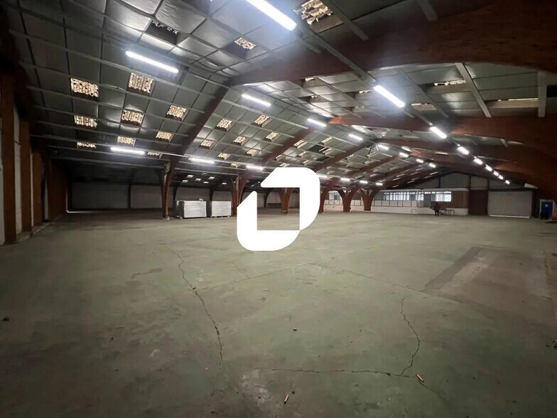 Flex in Saint-Laurent-Blangy for lease - Building Photo - Image 3 of 10