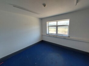 West End Rd, Doncaster for lease Interior Photo- Image 2 of 2