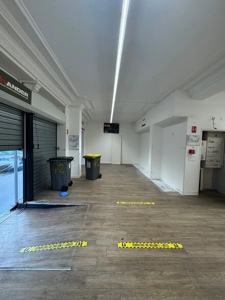 42 Avenue Du Général Leclerc, Paris for sale - Interior Photo - Image 3 of 6