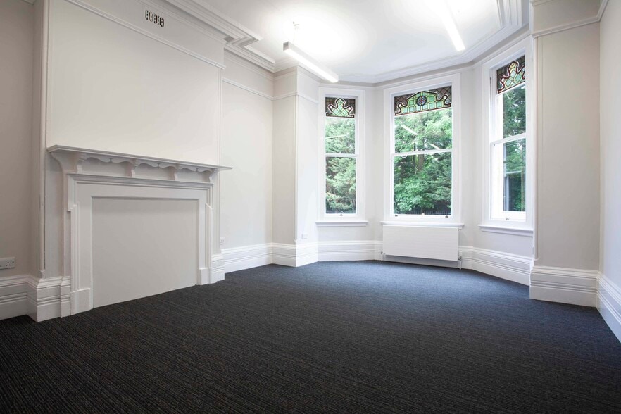 8 Elmdale Rd, Bristol for lease - Building Photo - Image 2 of 6