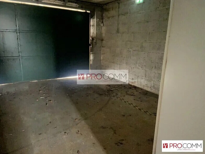 Office in Chartres for lease - Interior Photo - Image 3 of 6