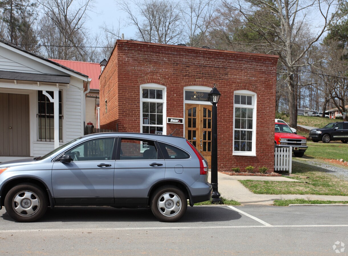 659 Main St, Suwanee, GA 30024