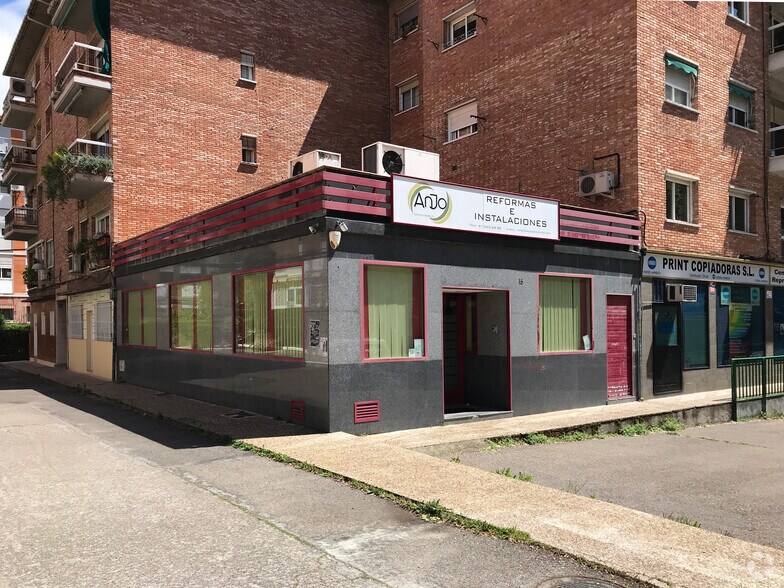 Retail in Madrid, Madrid for sale - Primary Photo - Image 1 of 1